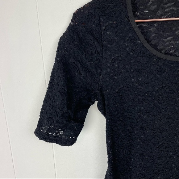 a pea in the pod Maternity Black Lace Short Sleeve Top - Picture 6 of 7